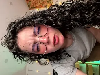 Antoniart_ webcam model stream image