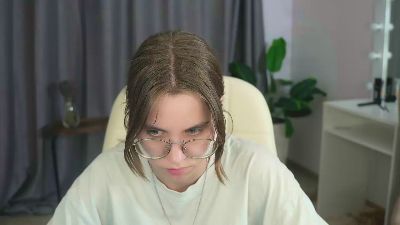 LynneCrust webcam model stream image