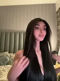 EmeraldGreyson webcam model stream image