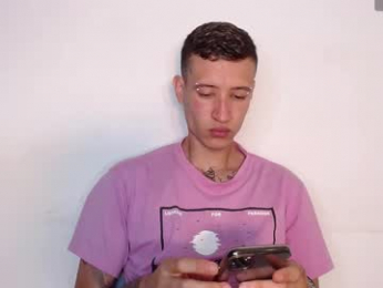 maxi_open webcam model stream image