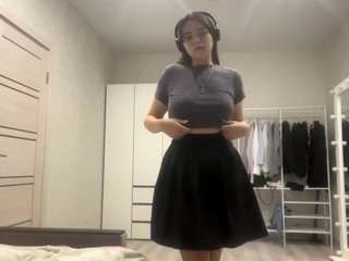 emy-bloom webcam model stream image