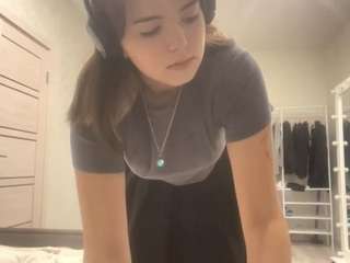 emy-bloom webcam model stream image
