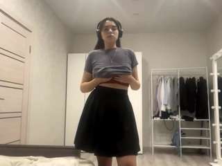 emy-bloom webcam model stream image