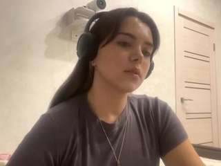 emy-bloom webcam model stream image