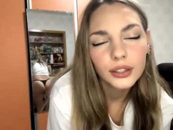 pricillahoinacki webcam model stream image