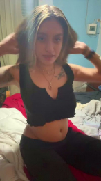Luuxxxx webcam model stream image
