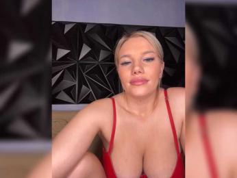 LYALYAtop webcam model stream image