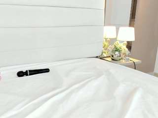 lilly-19 webcam model stream image