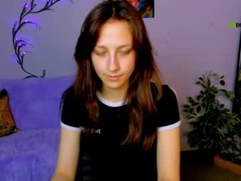 laura_queen_ webcam model stream image