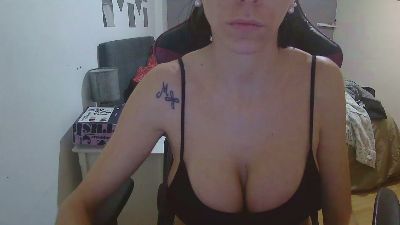 Vampirosa webcam model stream image