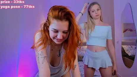 Oki_Mie webcam model stream image