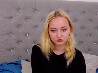 Nicole Sue webcam model stream image