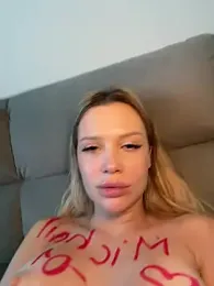 Girl-Mia webcam stripchat model stream image