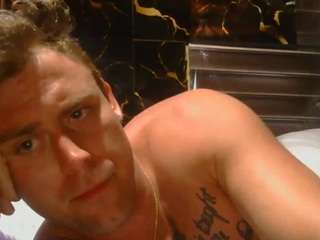 hungandhandsomee webcam model stream image