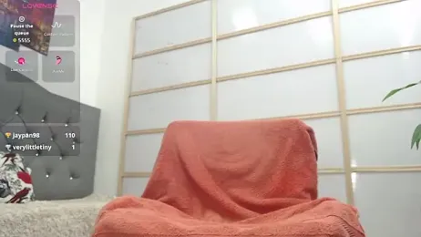 oso_dirty_ webcam model stream image