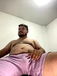 oso_dirty_ webcam model stream image