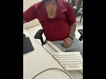 FlirtyxBoy webcam model stream image