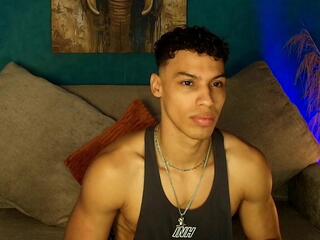 Kleyton Jones webcam model stream image