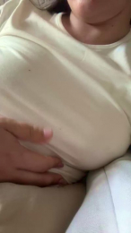 Bambi223 webcam model stream image