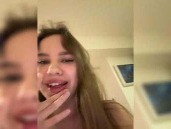 KissKissss webcam bongacams model stream image