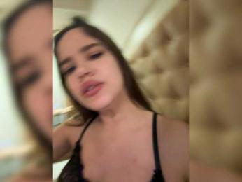 KissKissss webcam model stream image