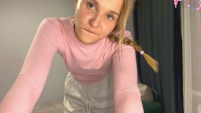 NanceeEar webcam model stream image
