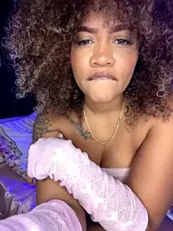 riri_brunnete webcam model stream image