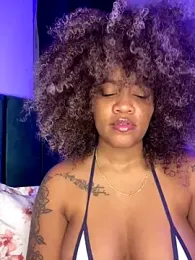 riri_brunnete webcam model stream image