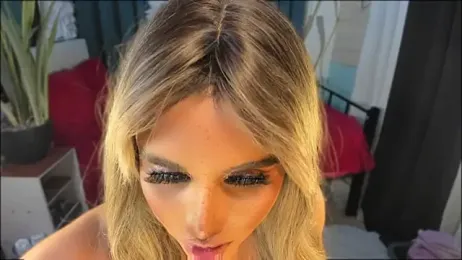 Laura_yourhottestbabe12 webcam model stream image