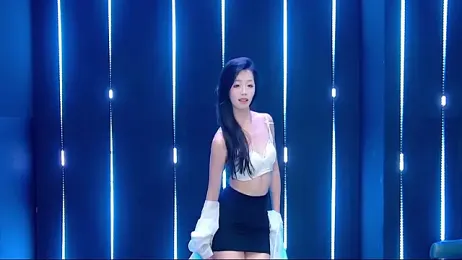 queen-001 webcam model stream image