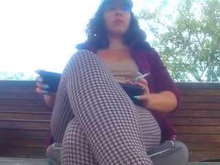 mellysquirtybiglabia webcam model stream image