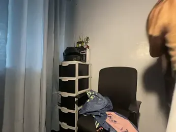Reignsucker webcam model stream image