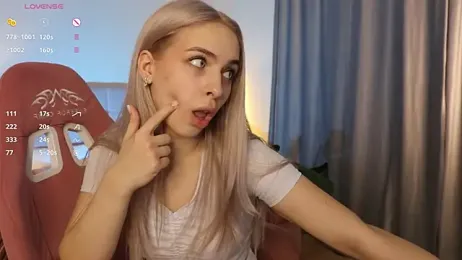 ShinyBarbie webcam model stream image