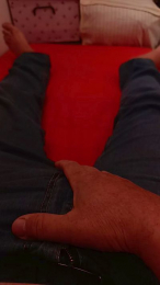 Brutuss webcam model stream image