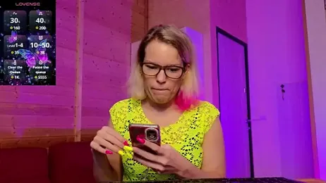 findom_lady_shine webcam model stream image