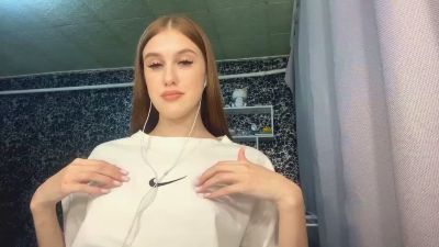 MarinKwek webcam model stream image