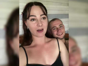 CrystalAndDavis webcam model stream image