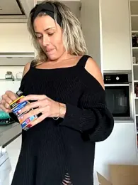 petrouchkaaa_ webcam stripchat model stream image