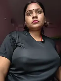 Aanushaka webcam stripchat model stream image