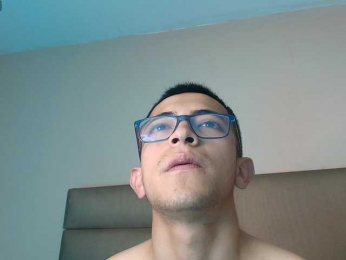 Crimsonsecretts webcam model stream image