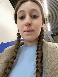 FroggyAnna webcam model stream image