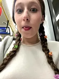 FroggyAnna webcam model stream image