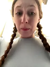 FroggyAnna webcam model stream image