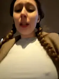FroggyAnna webcam model stream image