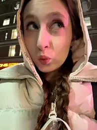 FroggyAnna webcam model stream image