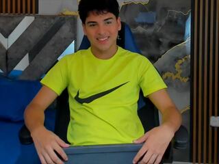 Lord Mackhenzy webcam model stream image