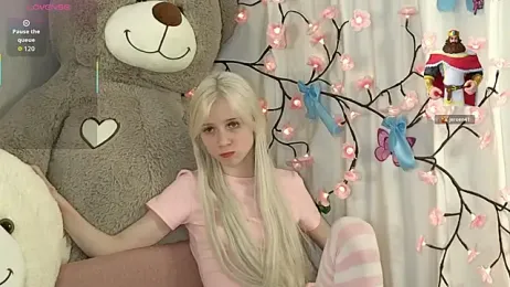 ViollaBloom webcam model stream image