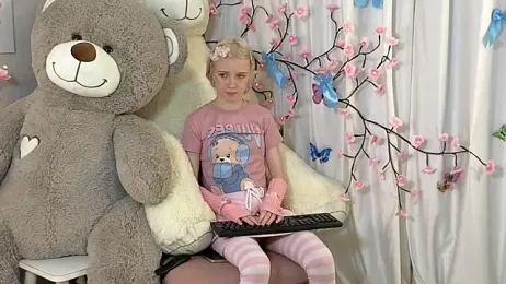 ViollaBloom webcam model stream image