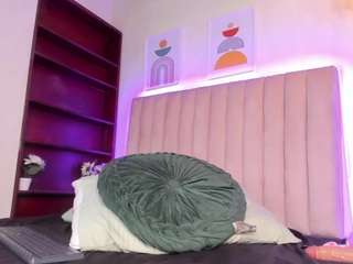 zayna-lux webcam camsoda model stream image