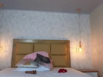 helenebird webcam model stream image